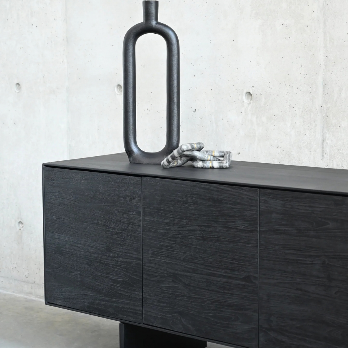 MB-BLACK SIDEBOARD IN BLACK SOOT/BRUSHED DOORS