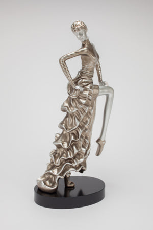 AM -  LADY IN STYLE SCULPTURE