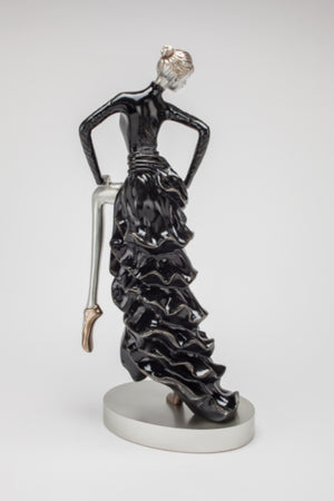 AM -  LADY IN STYLE SCULPTURE