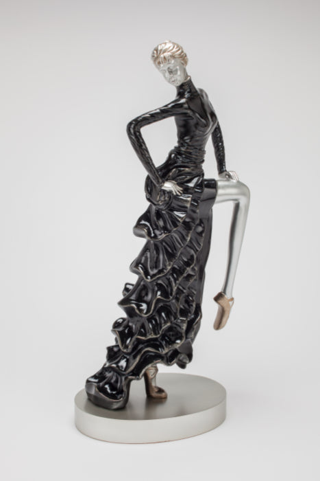 AM -  LADY IN STYLE SCULPTURE