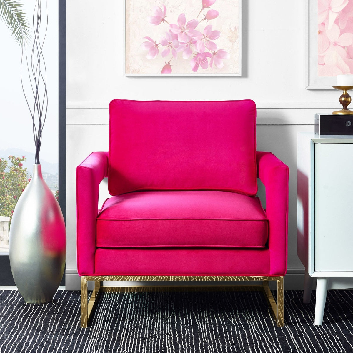 TV-Avery Chair
