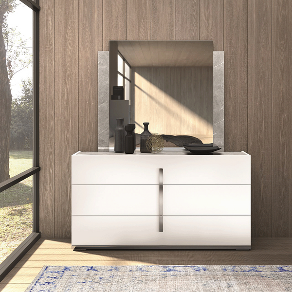 MZ - MARA DRESSER AND MIRROR