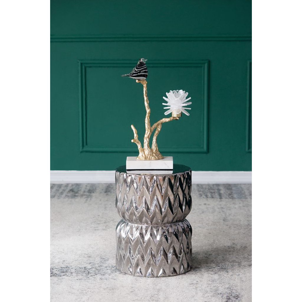 AB  - CHEVRO STOOL